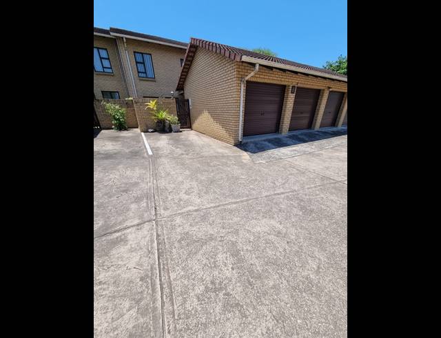 3 BEDROOM SECTIONAL TITLE TO LET IN MEER EN SEE